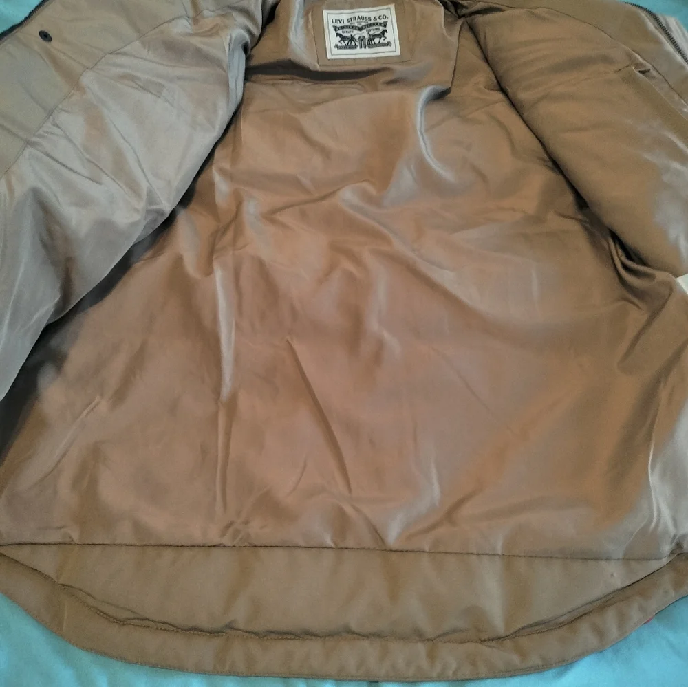 NWT Levi's Quilted Woodsman Puffer Jacket Sz L (Tag Says M)‎ Brown & Tan